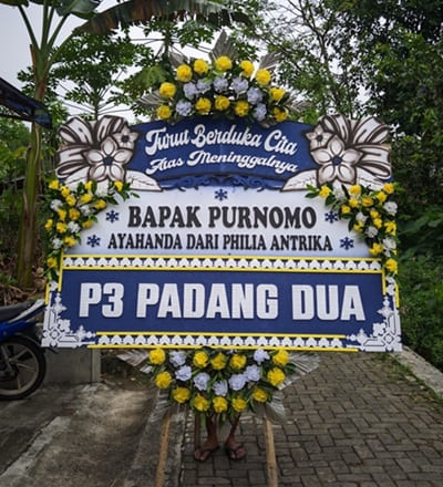 Harga karangan bunga di Temanggung